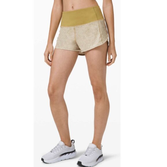 LIKE NEW! Lululemon Speed Up Short High-Rise 2.5" - Picture 3 of 16
